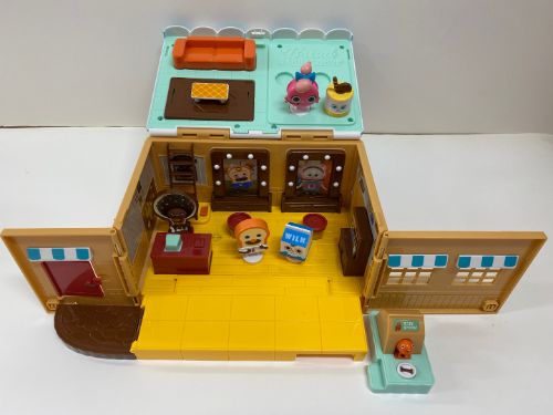 말하고 노래하는 웰컴투브레드 이발소