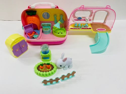 가방 속에 토끼 하우스